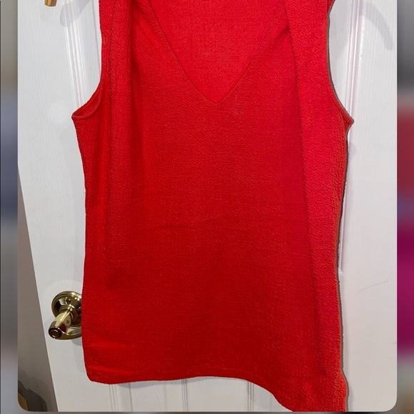 Red top - Picture 3 of 4